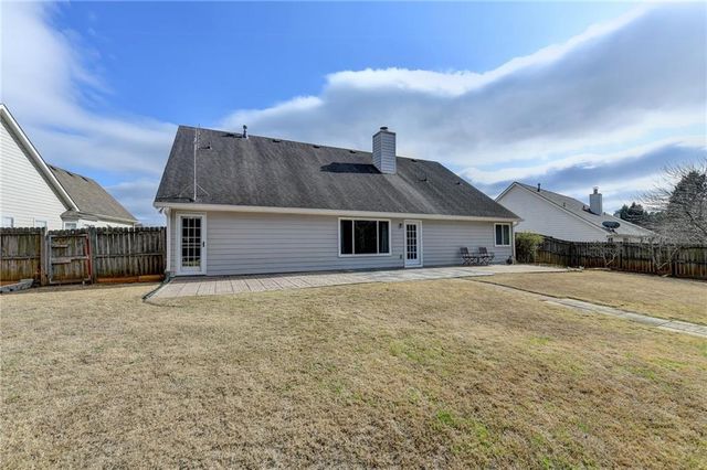 446 Canterbury Place Drive, Suwanee, GA 30024