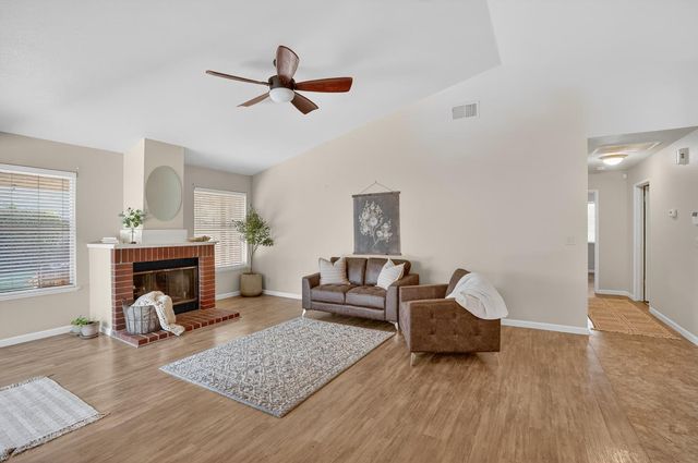 6417 Paseo Del Sol Way, Elk Grove, CA 95758