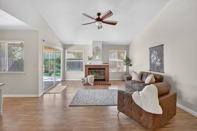 6417 Paseo Del Sol Way, Elk Grove, CA 95758