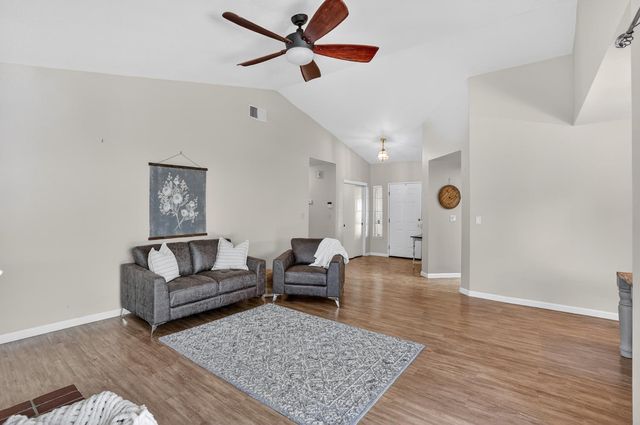 6417 Paseo Del Sol Way, Elk Grove, CA 95758