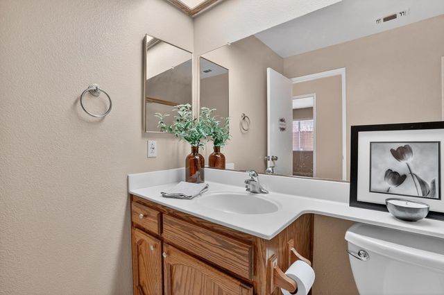 6417 Paseo Del Sol Way, Elk Grove, CA 95758