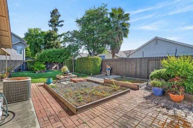 6417 Paseo Del Sol Way, Elk Grove, CA 95758