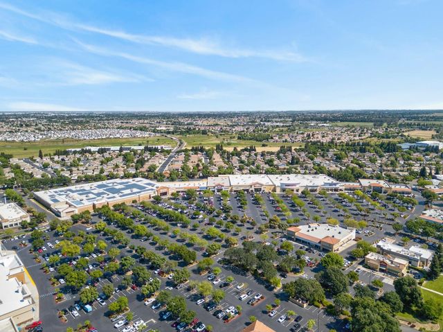 6417 Paseo Del Sol Way, Elk Grove, CA 95758