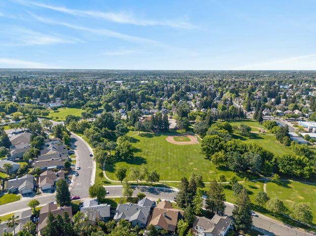 6417 Paseo Del Sol Way, Elk Grove, CA 95758