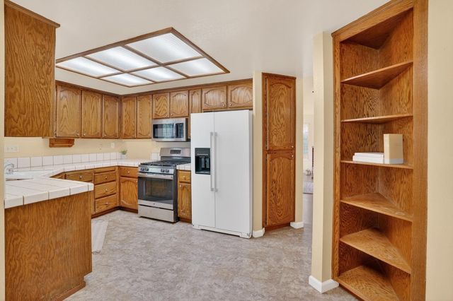 6417 Paseo Del Sol Way, Elk Grove, CA 95758