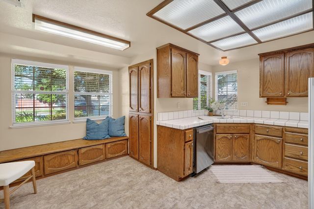 6417 Paseo Del Sol Way, Elk Grove, CA 95758