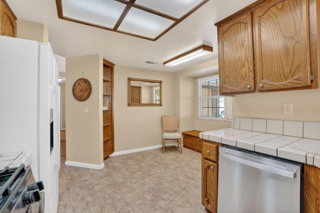 6417 Paseo Del Sol Way, Elk Grove, CA 95758