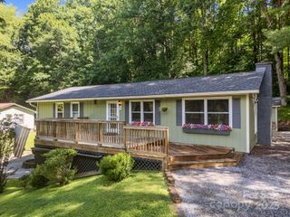 64 Christopher Lane, Sylva, NC 28779