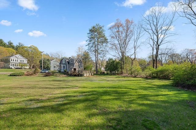 184 Pleasant St, Grafton, MA 01560