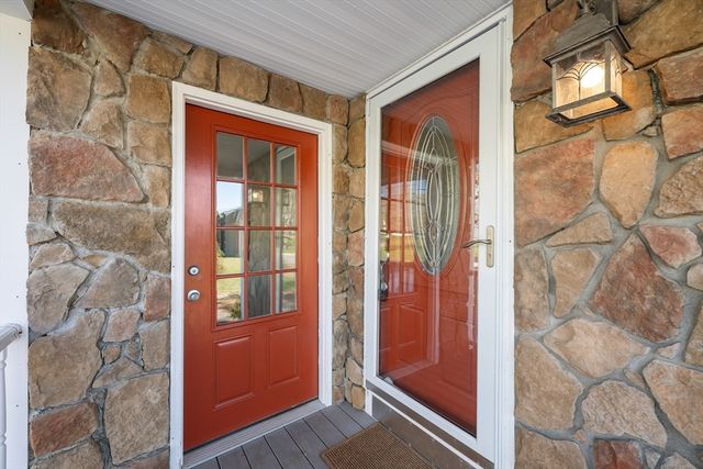 184 Pleasant St, Grafton, MA 01560