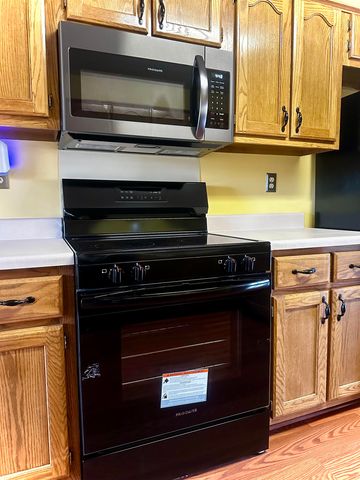 8412 BRIDGE CREEK DR, Memphis, TN 38016