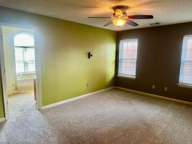 8412 BRIDGE CREEK DR, Memphis, TN 38016