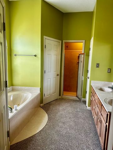 8412 BRIDGE CREEK DR, Memphis, TN 38016