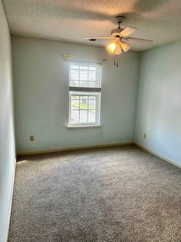 8412 BRIDGE CREEK DR, Memphis, TN 38016