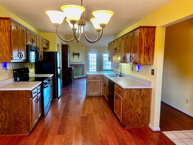 8412 BRIDGE CREEK DR, Memphis, TN 38016