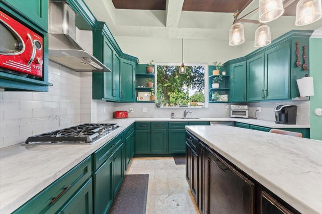 6027 Coral Ridge Road, Houston, TX 77069