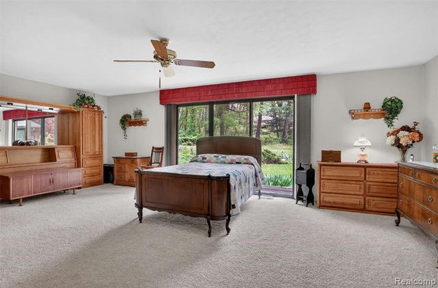 10467 Mcgregor Road, Pinckney, MI 48169