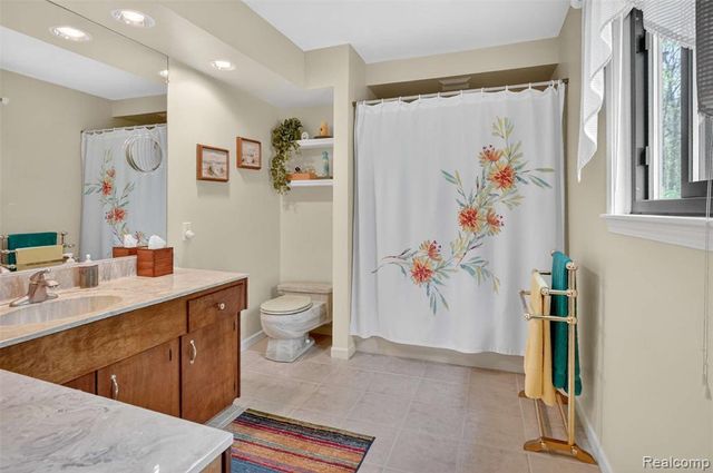 10467 Mcgregor Road, Pinckney, MI 48169