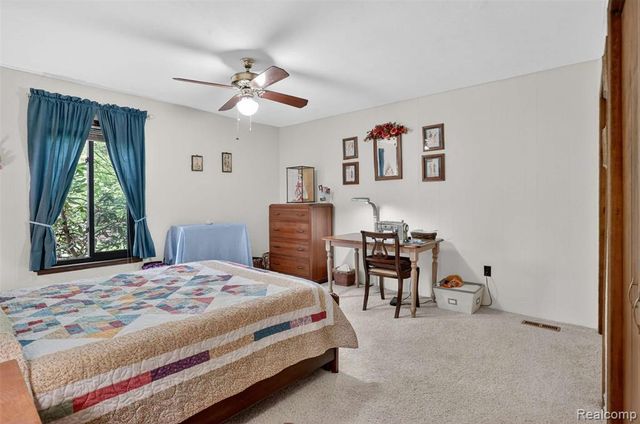 10467 Mcgregor Road, Pinckney, MI 48169