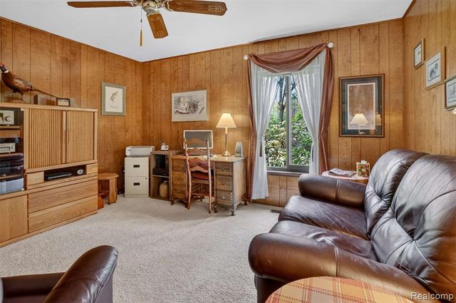 10467 Mcgregor Road, Pinckney, MI 48169