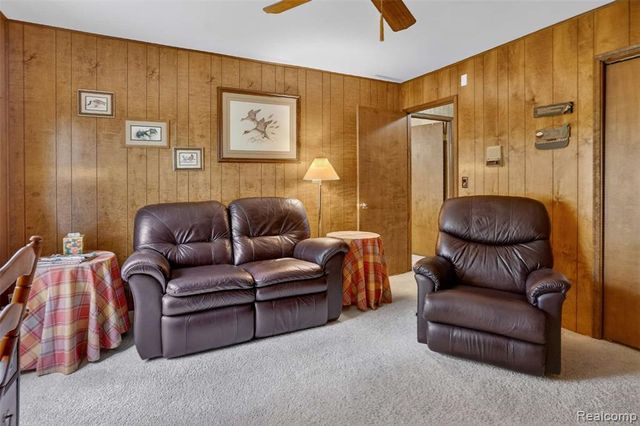 10467 Mcgregor Road, Pinckney, MI 48169