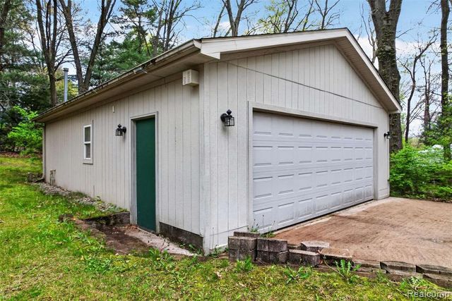 10467 Mcgregor Road, Pinckney, MI 48169