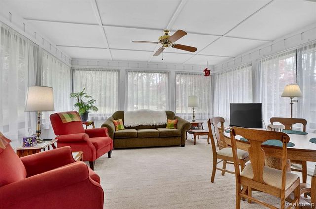 10467 Mcgregor Road, Pinckney, MI 48169