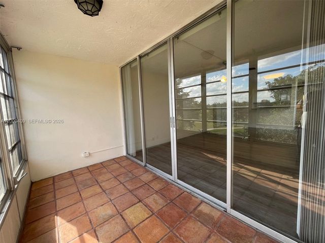 9471 Evergreen Place 401, Davie, FL 33324