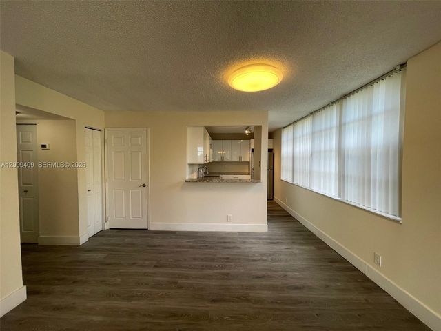 9471 Evergreen Place 401, Davie, FL 33324