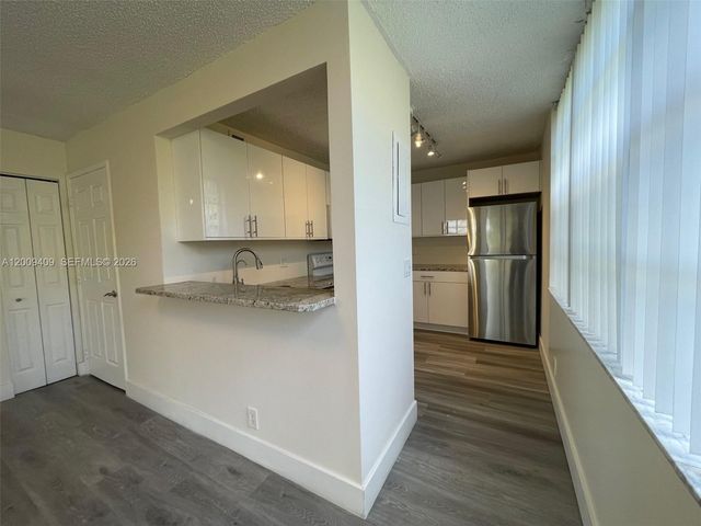 9471 Evergreen Place 401, Davie, FL 33324
