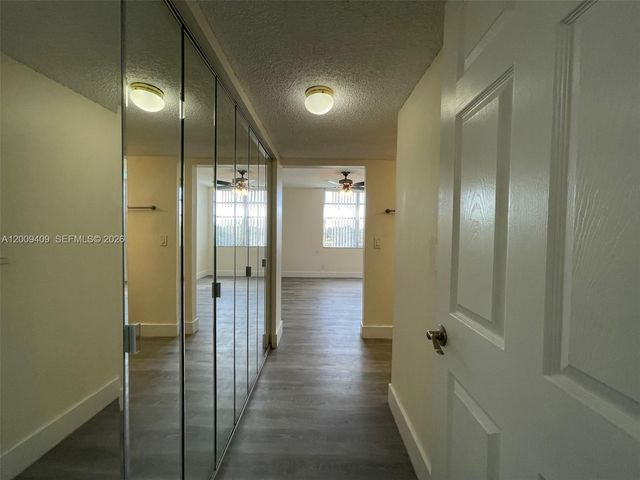 9471 Evergreen Place 401, Davie, FL 33324