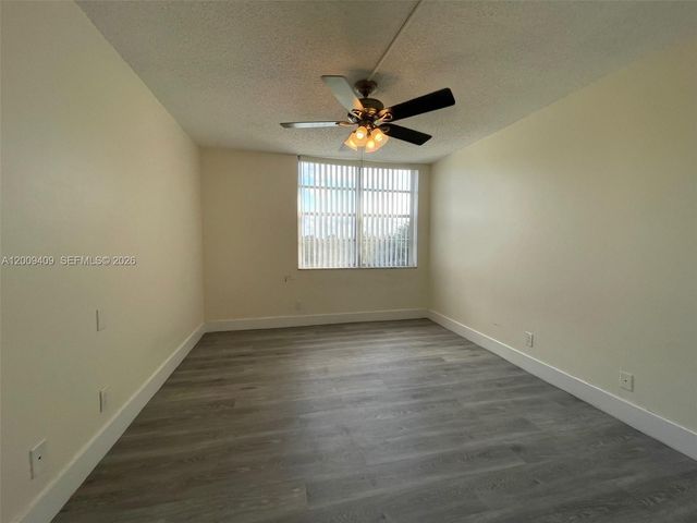 9471 Evergreen Place 401, Davie, FL 33324