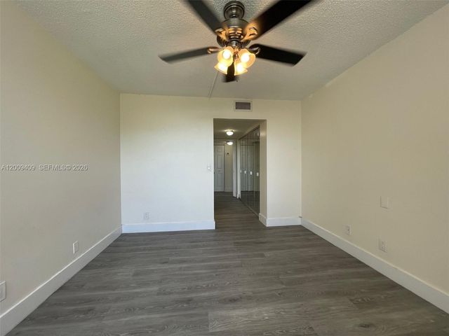 9471 Evergreen Place 401, Davie, FL 33324