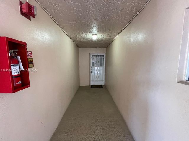 9471 Evergreen Place 401, Davie, FL 33324