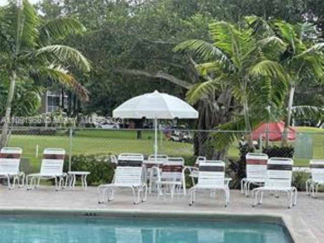 9471 Evergreen Place 401, Davie, FL 33324
