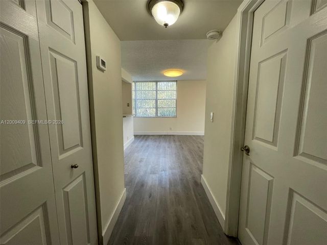 9471 Evergreen Place 401, Davie, FL 33324