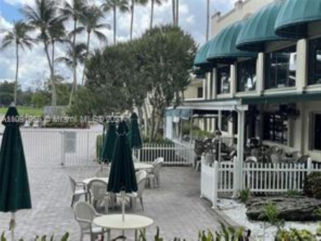 9471 Evergreen Place 401, Davie, FL 33324
