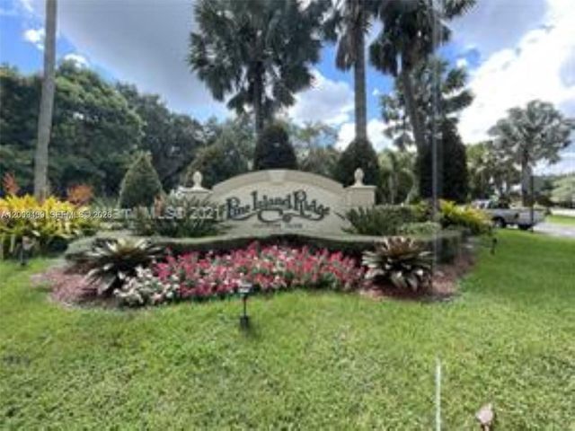9471 Evergreen Place 401, Davie, FL 33324