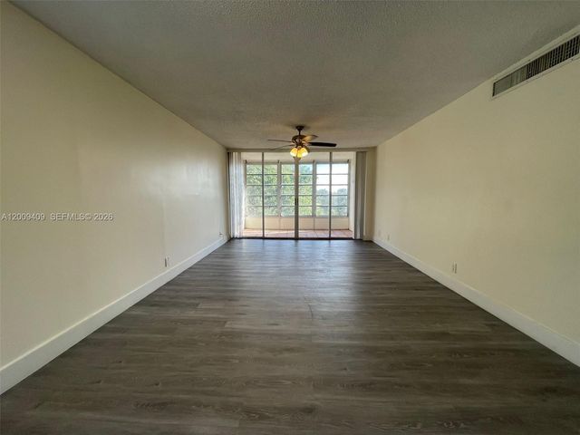 9471 Evergreen Place 401, Davie, FL 33324