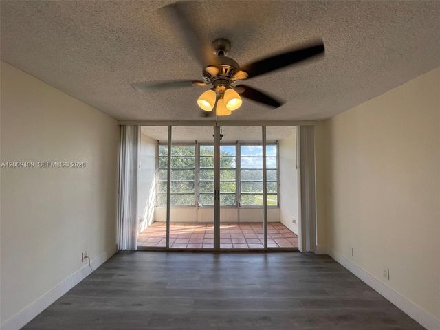 9471 Evergreen Place 401, Davie, FL 33324