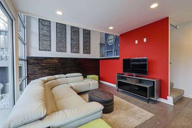 311 Ritchie Avenue, Wyoming, OH 45215