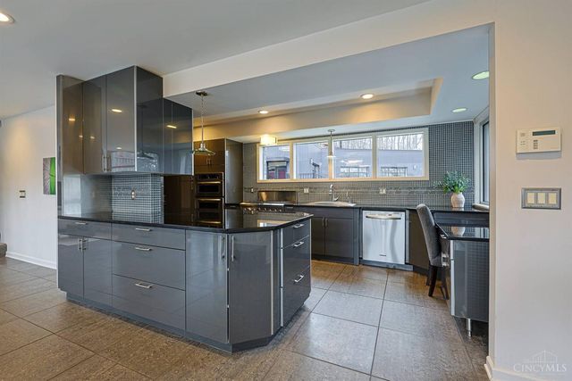 311 Ritchie Avenue, Wyoming, OH 45215