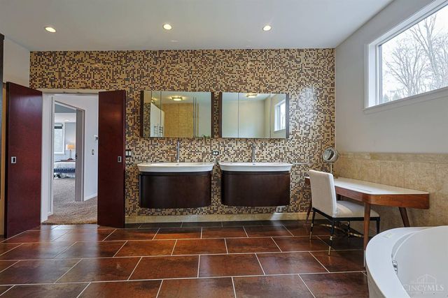 311 Ritchie Avenue, Wyoming, OH 45215