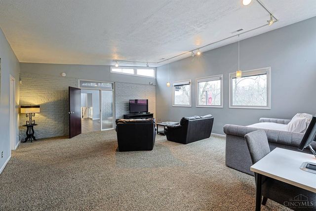 311 Ritchie Avenue, Wyoming, OH 45215