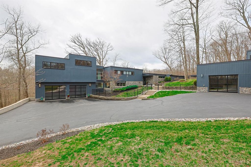 311 Ritchie Avenue, Wyoming, OH 45215