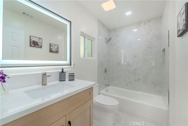 7001 Ethel Avenue, North Hollywood, CA 91605