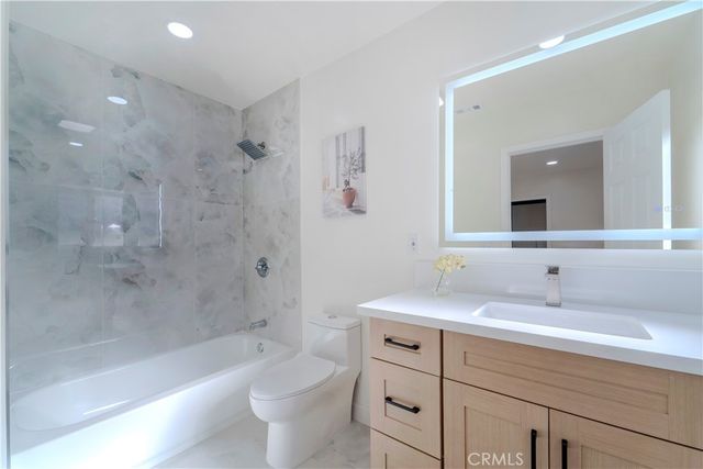 7001 Ethel Avenue, North Hollywood, CA 91605