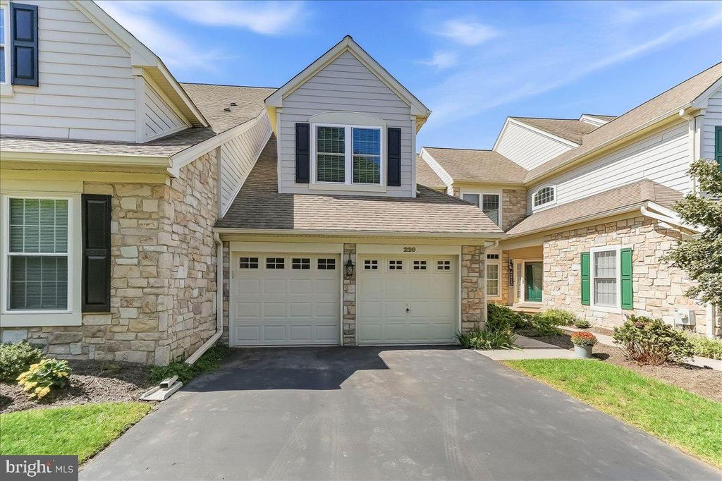 220 GREENBRIAR DR, WEST CHESTER, PA 19382 — photo 3