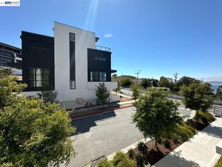 1 Bristol 302, San Francisco, CA 94130
