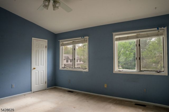 5 Elm Ter, Raritan Twp., NJ 08822